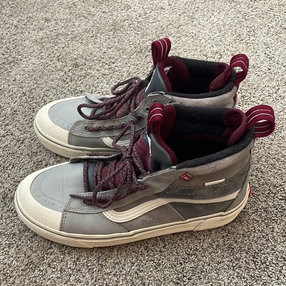 Vans MTE high top grey and maroon 10.5 - Picture 4 of 7